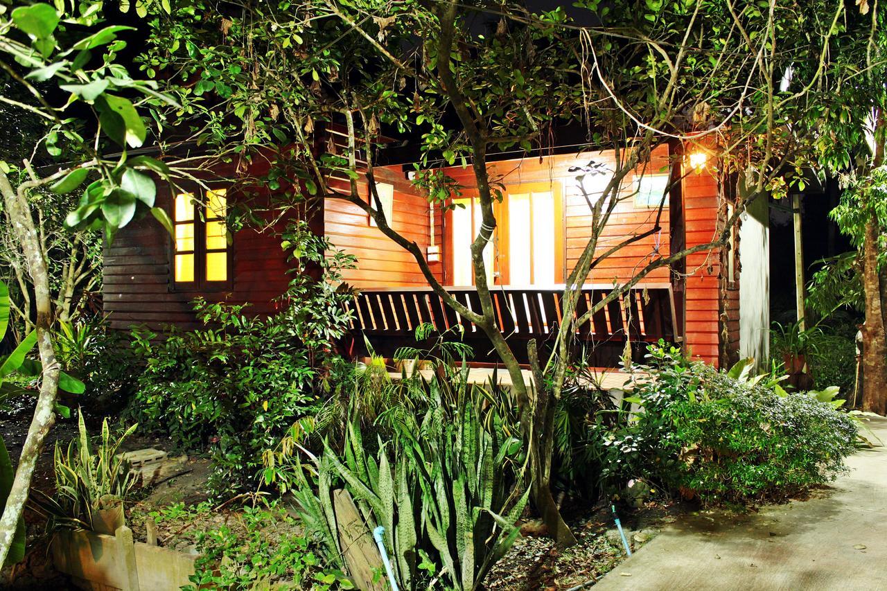 Baansuan Lychee Maeklong Resort Ampawa Amphawa Exterior foto