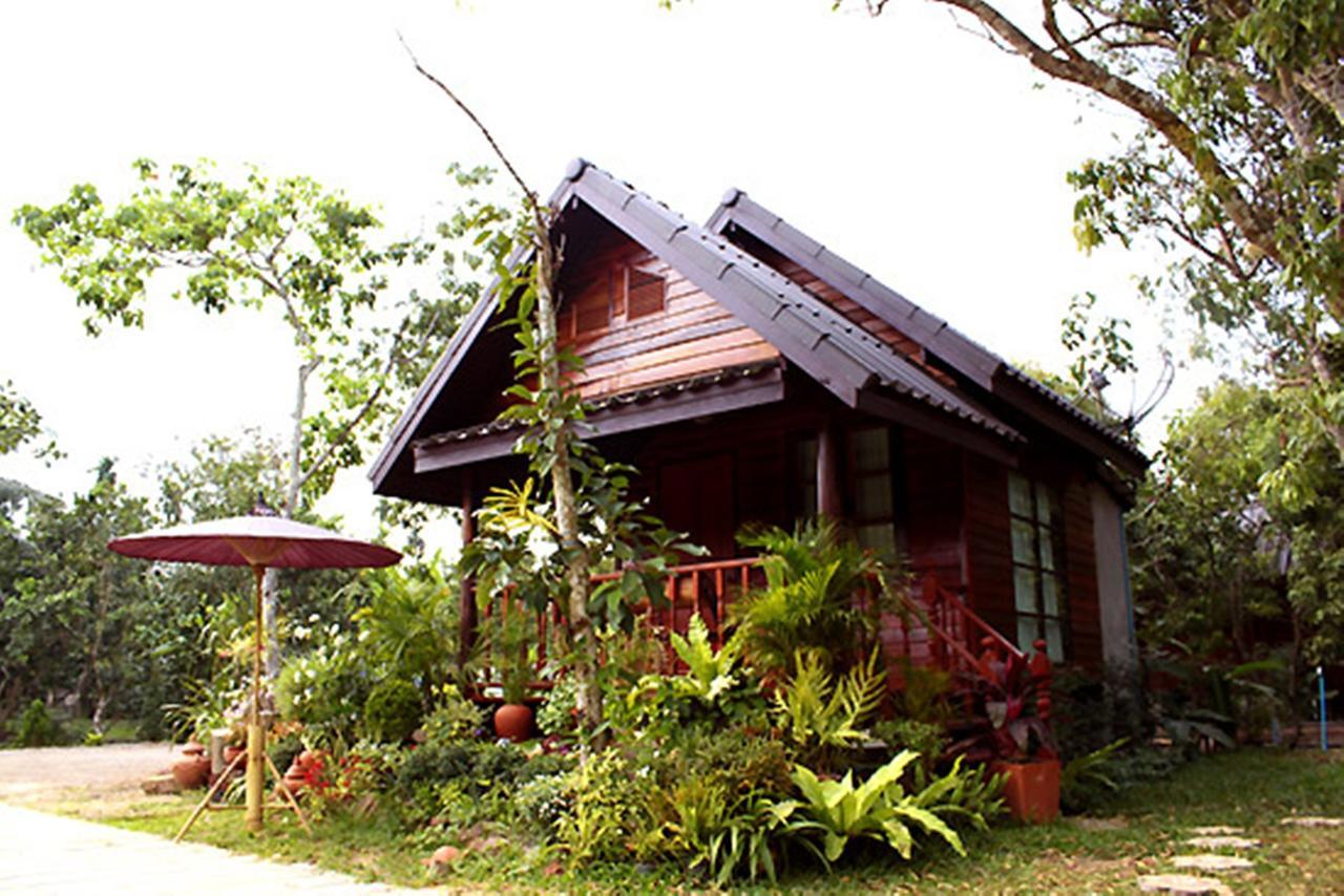 Baansuan Lychee Maeklong Resort Ampawa Amphawa Exterior foto