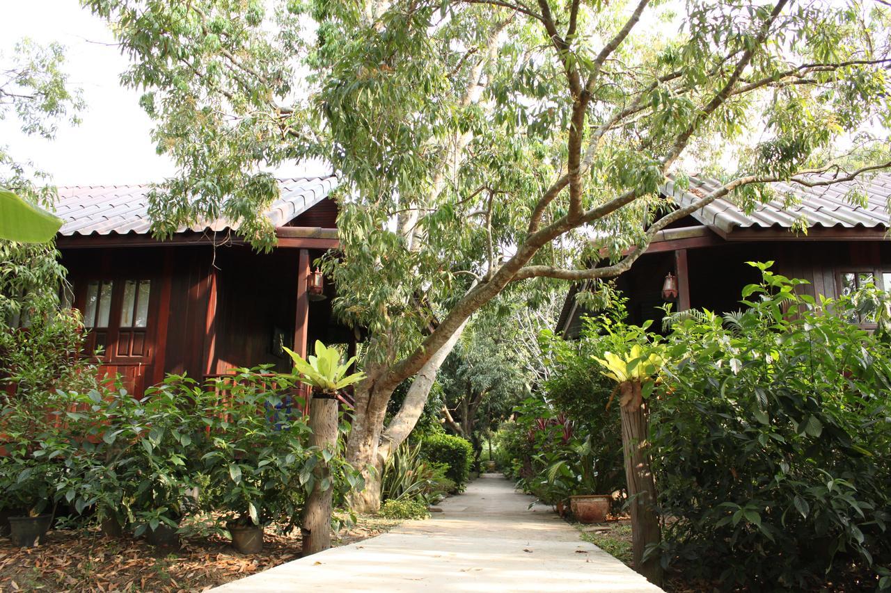 Baansuan Lychee Maeklong Resort Ampawa Amphawa Exterior foto